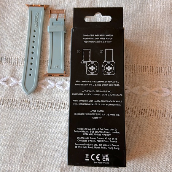 🦄RARE Rose Gold Hardware/ COACH Signature C Rubber Apple Watch® Band ~38\40mm - Picture 6 of 13